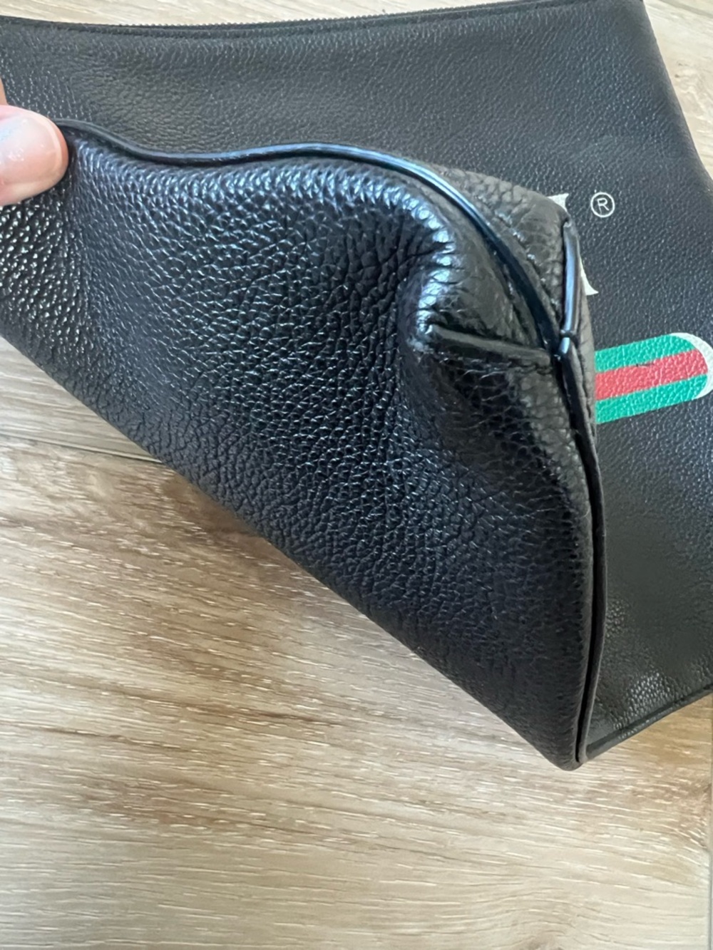 GUCCI Black Pebbled CalfskinLeather Logo Wrist Strap Pouch UNISEX - Picture 8 of 14